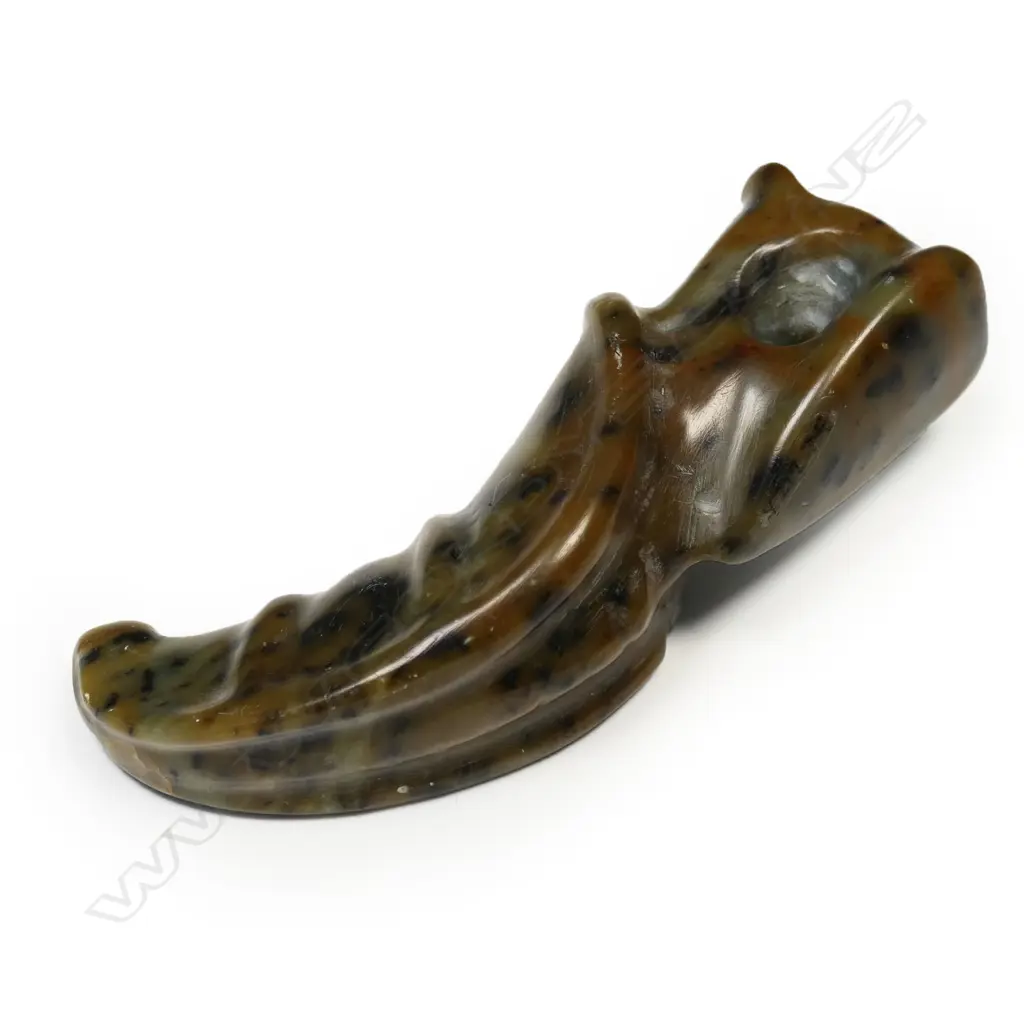 A rare Māori pounamu (serpentine) rei puta pendant, Image 1++